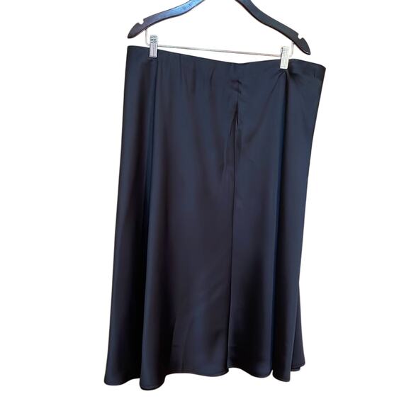 NWT. Lane Bryant Black Satin Skirt. 18 - Picture 1 of 5